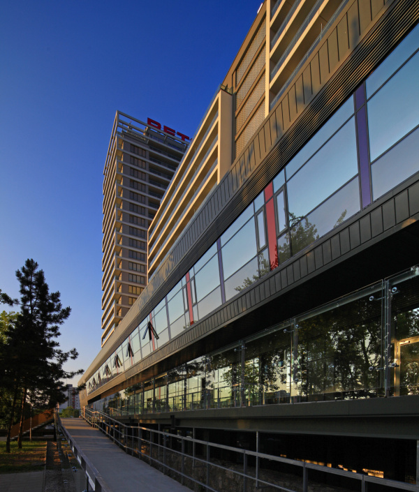 Projekty / OC Retro - video