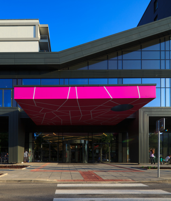 Projekty / OC Retro - video